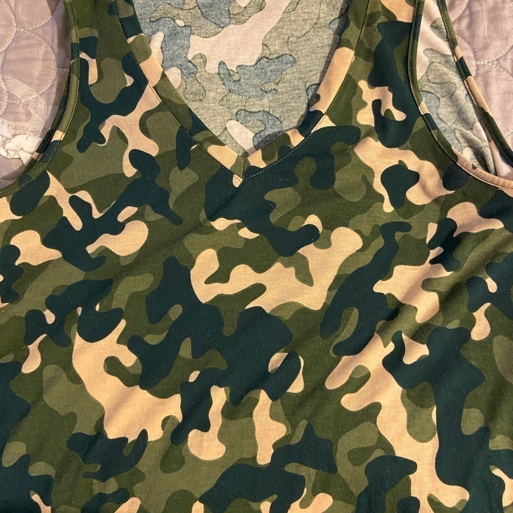 Lularoecamo tank